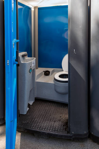 Portable Toilet Options We Offer in Oak Island, NC